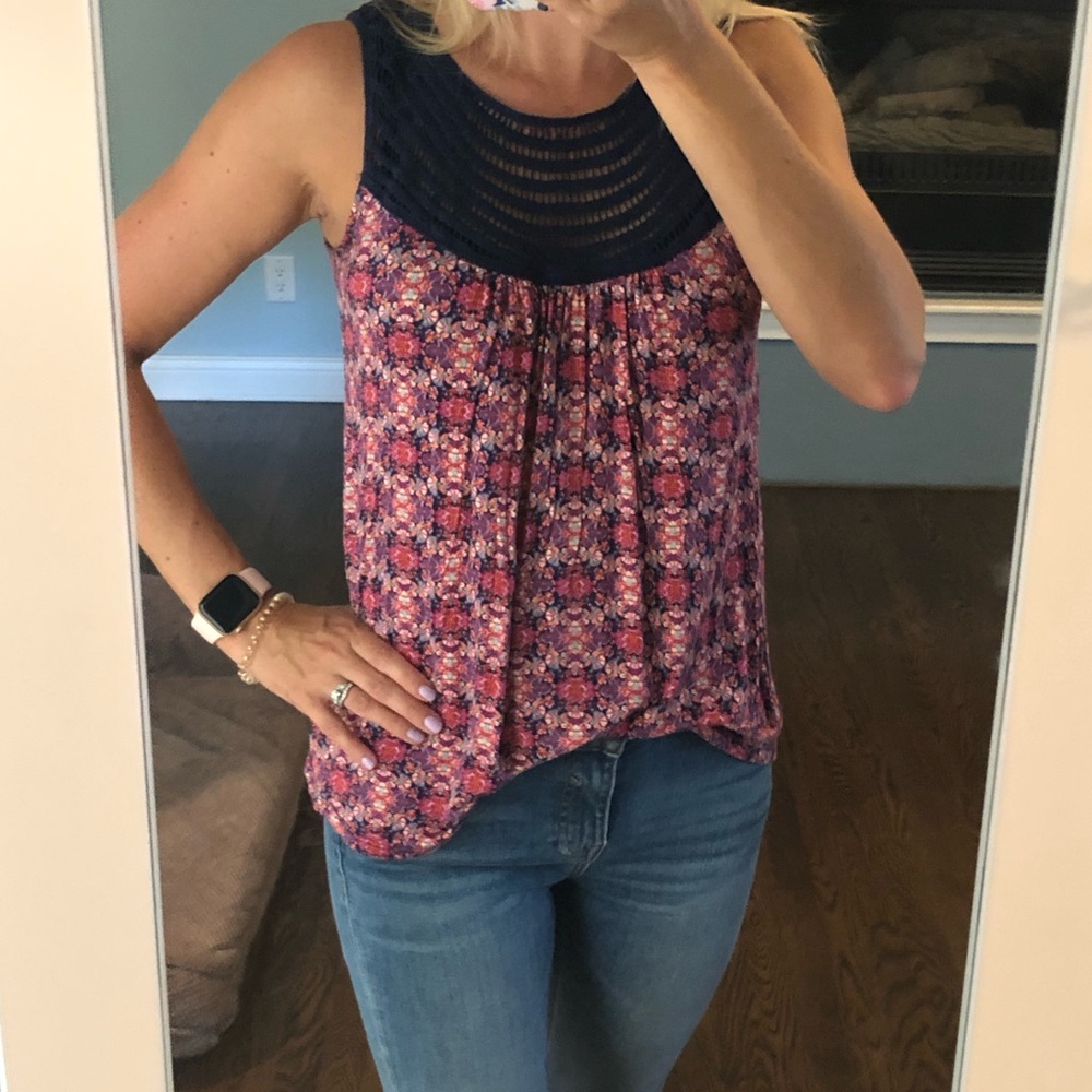 Sleeveless blouse by Loveappella